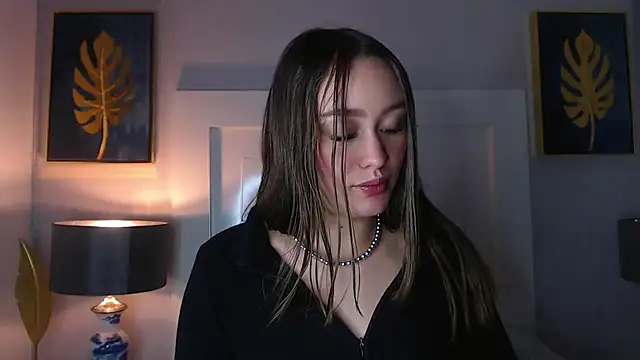 Ivyy Crystal online show from 03.18.25