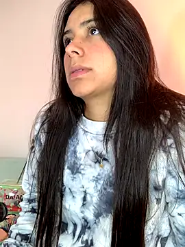 Snapshot of GabyButtler1 chatting on 10.16.25 GabyButtler1 online show from 10.16.25