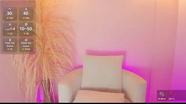 thaliafox  online show from 09.23.25