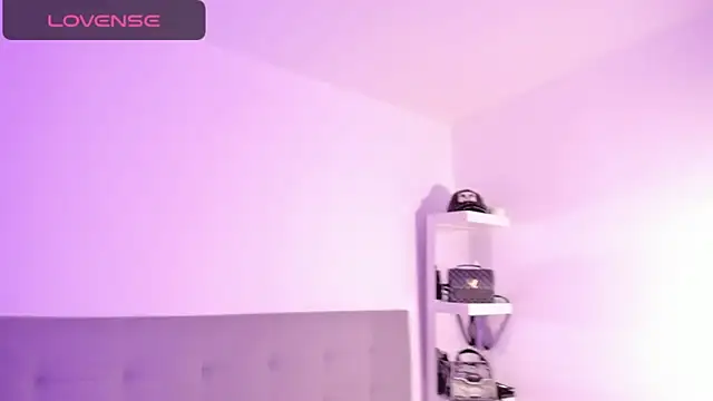 Snapshot of scarlett-jones- chatting on 12.22.24 scarlett-jones- online show from 12.22.24