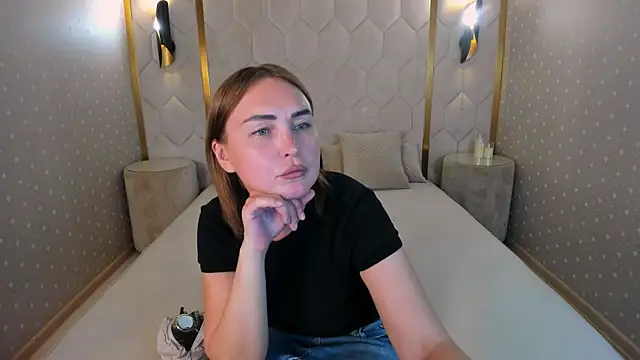 Snapshot of EmmaSparky chatting on 06.04.26 EmmaSparky online show from 06.04.26