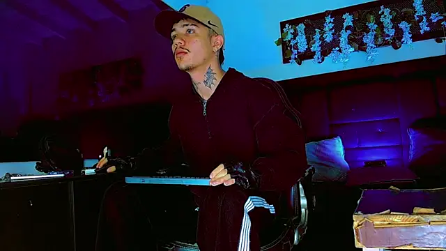 Snapshot of HannibalLester chatting on 04.17.26 HannibalLester online show from 04.17.26