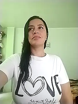 hailey85 online show from 10.18.25