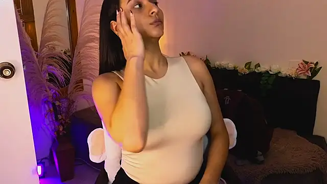 Hannah williams1 online show from 12.18.25