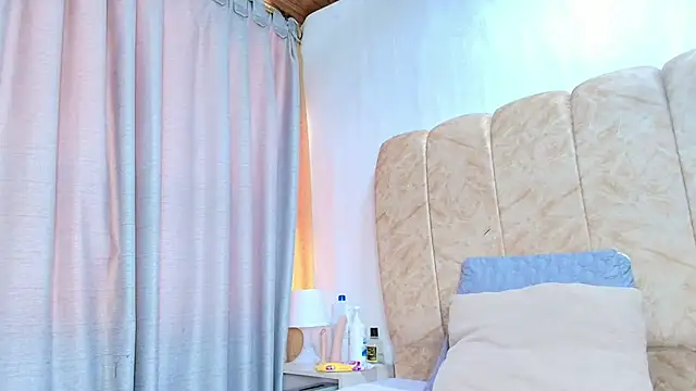 dafne queenn online show from 02.25.26