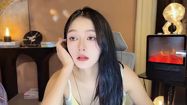 xiaodaibabyy online show from 12.02.24