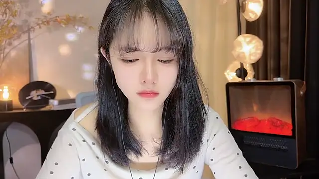 xiaodaibabyy online show from 01.04.25