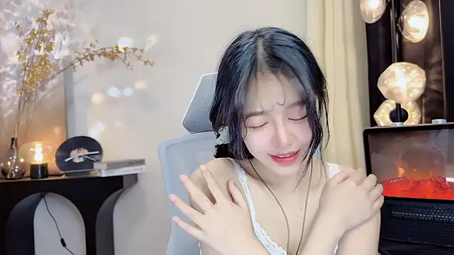 xiaodaibabyy online show from 01.13.25