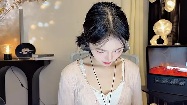 xiaodaibabyy online show from 02.10.25