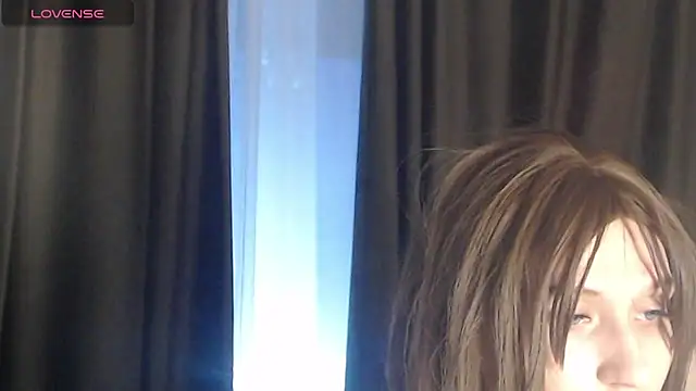 -LauraGold- online show from 02.25.25