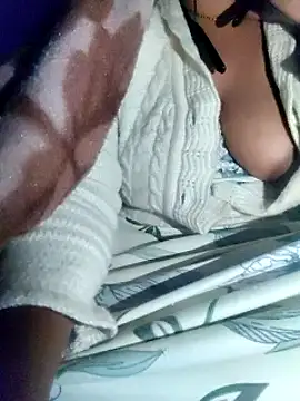 Snapshot of lovelyruhi chatting on 12.14.24 lovelyruhi online show from 12.14.24