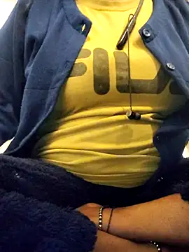 Snapshot of lovelyruhi chatting on 01.08.25 lovelyruhi online show from 01.08.25