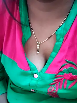 Snapshot of lovelyruhi chatting on 01.21.25 lovelyruhi online show from 01.21.25