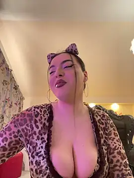 Snapshot of KeiraDark chatting on 05.01.26 KeiraDark online show from 05.01.26