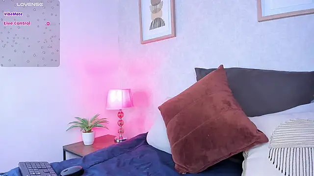 Caroline dh online show from 09.16.25