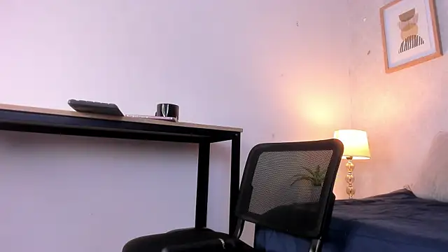 Caroline dh online show from 04.04.26