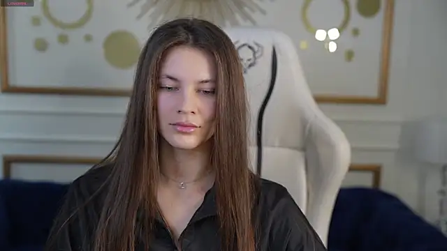 Julia  Star  online show from 02.21.25