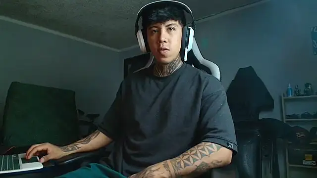 Nickhot0609 online show from 09.19.25