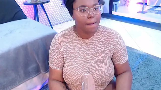 Snapshot of Makena_gh chatting on 02.01.25 Makena gh online show from 02.01.25