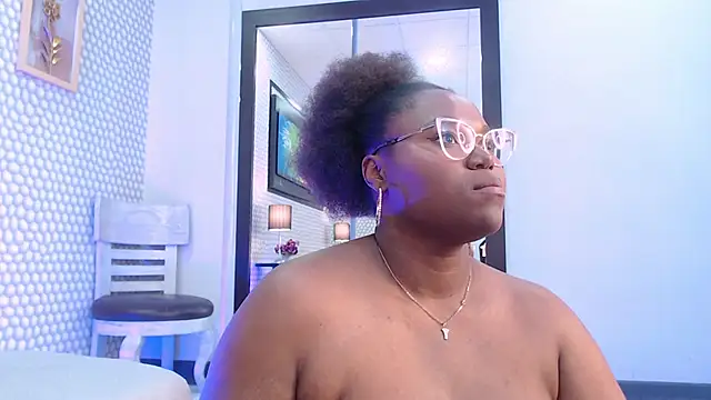 Snapshot of Makena_gh chatting on 02.06.25 Makena gh online show from 02.06.25