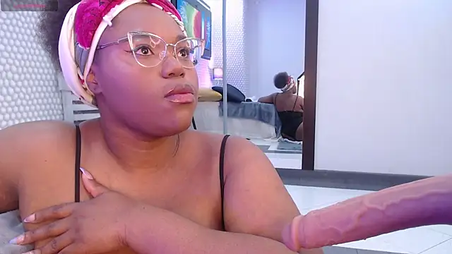 Snapshot of Makena_gh chatting on 02.28.25 Makena gh online show from 02.28.25