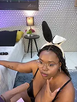 Snapshot of Makena_gh chatting on 03.14.25 Makena gh online show from 03.14.25