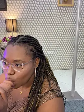 Snapshot of Makena_gh chatting on 03.23.25 Makena gh online show from 03.23.25