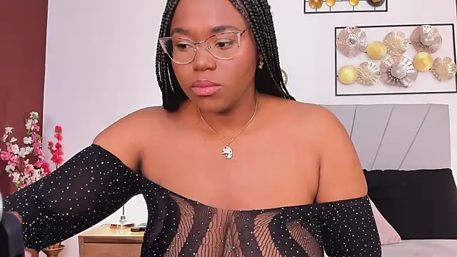 Snapshot of Makena_gh chatting on 09.19.25 Makena gh online show from 09.19.25