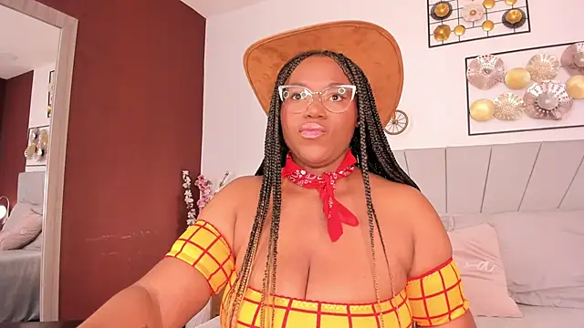 Snapshot of Makena_gh chatting on 10.26.25 Makena gh online show from 10.26.25