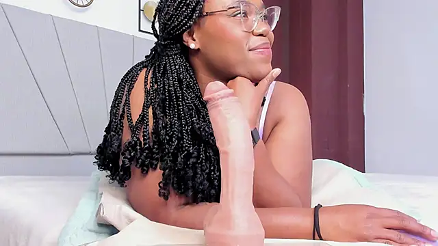 Snapshot of Makena_gh chatting on 05.08.26 Makena gh online show from 05.08.26