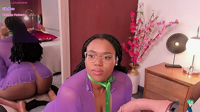 Snapshot of Makena_gh chatting on 05.22.26 Makena gh online show from 05.22.26
