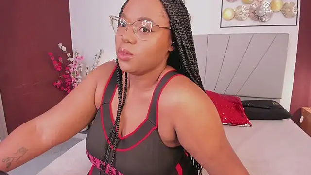 Snapshot of Makena_gh chatting on 06.26.26 Makena gh online show from 06.26.26