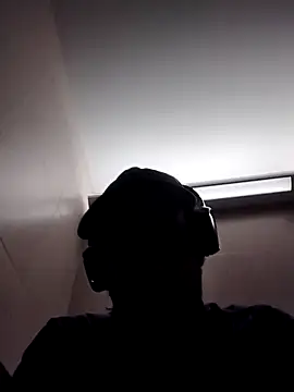 Snapshot of axelongshaft69 chatting on 12.19.25 axelongshaft69 online show from 12.19.25