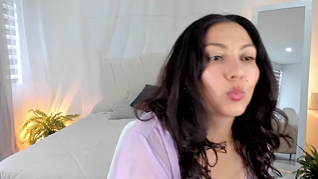 karla paradise  online show from 11.27.25