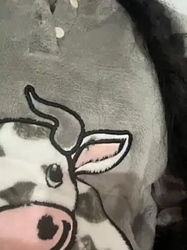 Snapshot of Lina-lolo chatting on 12.31.24 Lina-lolo online show from 12.31.24