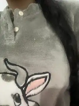 Snapshot of Lina-lolo chatting on 01.08.25 Lina-lolo online show from 01.08.25