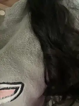 Snapshot of Lina-lolo chatting on 01.25.25 Lina-lolo online show from 01.25.25