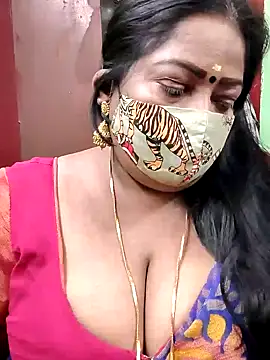 Snapshot of maniisha chatting on 12.20.24 maniisha online show from 12.20.24