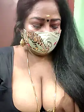 Snapshot of maniisha chatting on 12.28.24 maniisha online show from 12.28.24