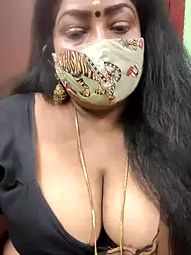 Snapshot of maniisha chatting on 12.31.24 maniisha online show from 12.31.24