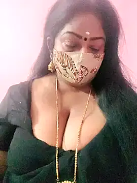 Snapshot of maniisha chatting on 02.05.25 maniisha online show from 02.05.25