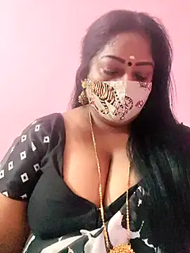 Snapshot of maniisha chatting on 02.08.25 maniisha online show from 02.08.25