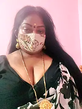 Snapshot of maniisha chatting on 02.08.25 maniisha online show from 02.08.25