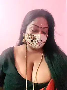 Snapshot of maniisha chatting on 02.21.25 maniisha online show from 02.21.25