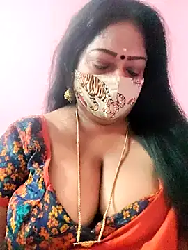 Snapshot of maniisha chatting on 03.04.25 maniisha online show from 03.04.25