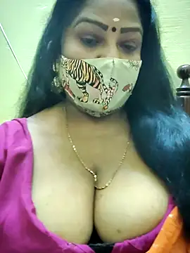 Snapshot of maniisha chatting on 10.08.25 maniisha online show from 10.08.25