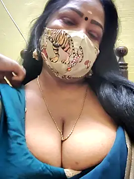 Snapshot of maniisha chatting on 10.10.25 maniisha online show from 10.10.25