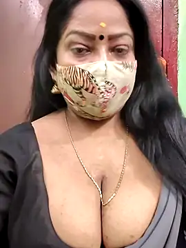 Snapshot of maniisha chatting on 10.16.25 maniisha online show from 10.16.25