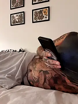 Snapshot of tattooedtwc chatting on 12.21.25 tattooedtwc online show from 12.21.25