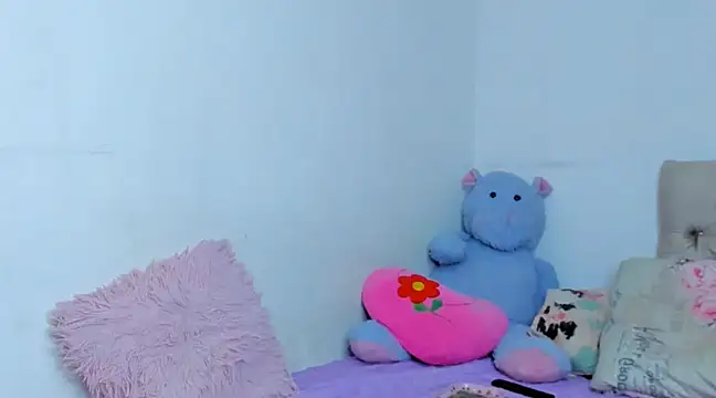 Snapshot of StassieBell chatting on 12.27.24 StassieBell online show from 12.27.24